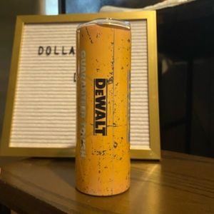 DEWALT TUMBLER Yellow & Gray with Dewalt logo 20 oz skinny vacuum in…NWT